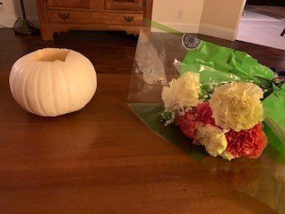 DIY Pumpkin and flower centerpiece