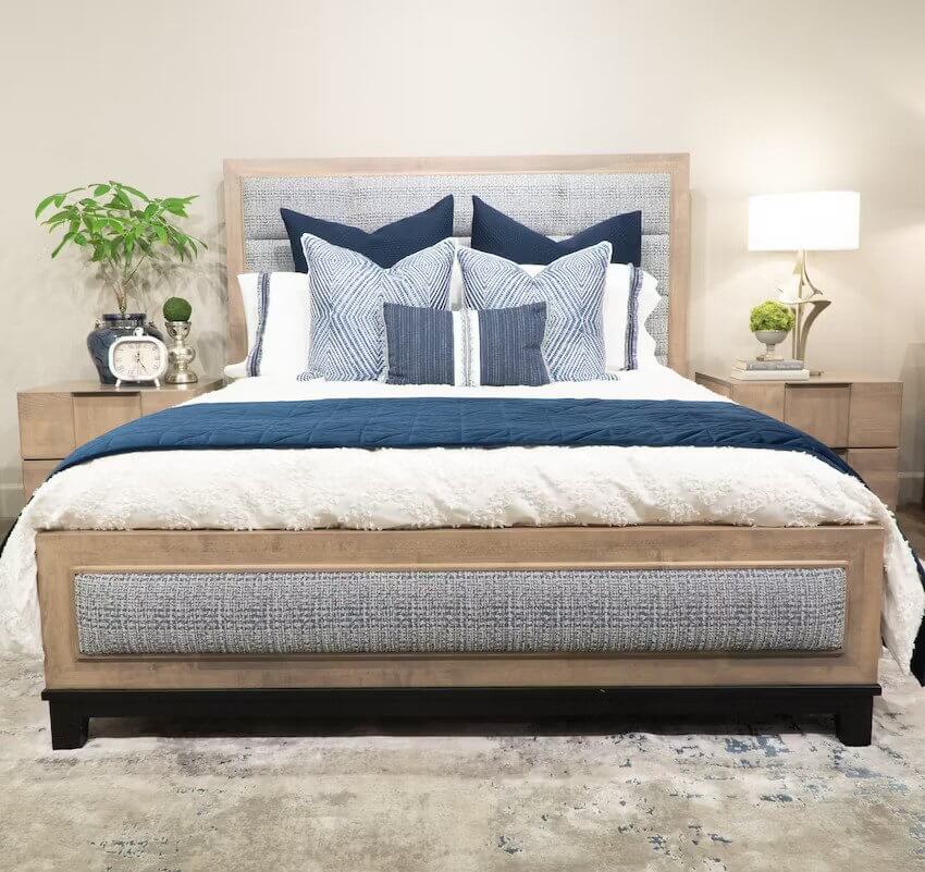 Amish Serenity Bed with Bedding
