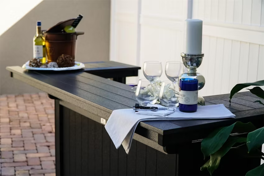 Berlin Gardens Patio Bar in brown